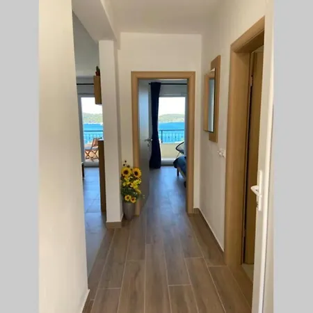 Sandra